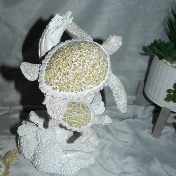 Other - Sea Turtles on Coral Sculptured Art Décor Figurines White glass 9" NEW/NWT!